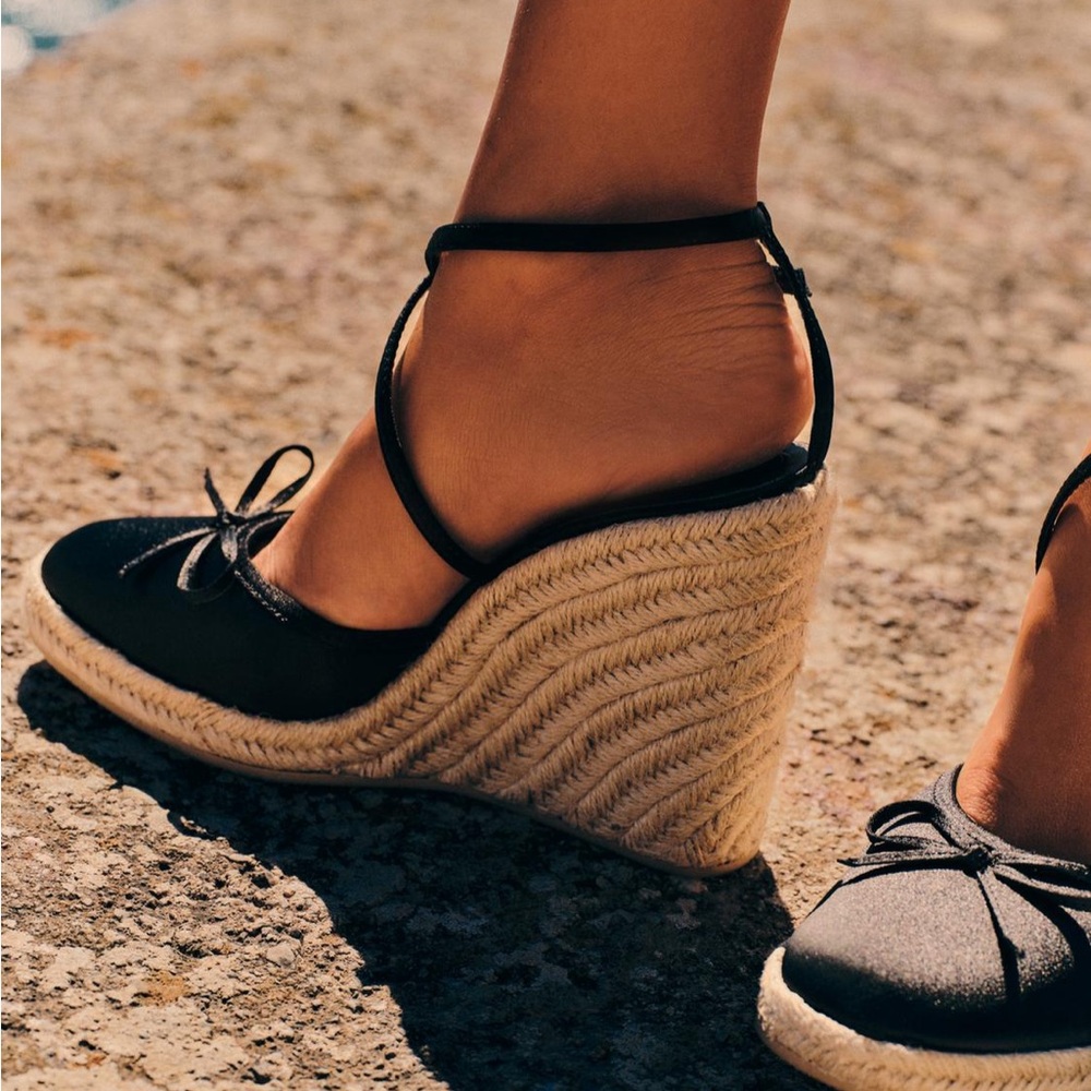 SATIN EFFECT WEDGES